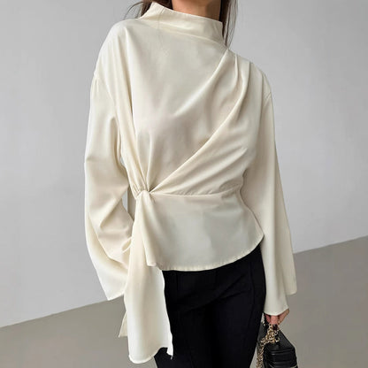 Camicia in Chiffon con Collo Alto, Maniche a Campana, Pieghe e Spacco | Ideale per Primavera & Estate