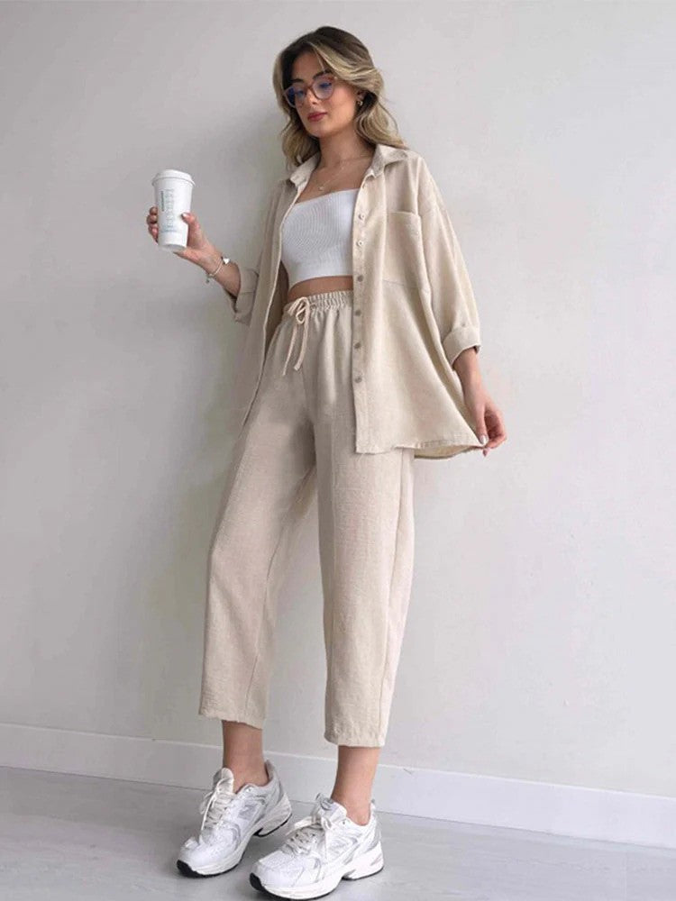Completo da donna in due pezzi con top e pantaloni ideale per autunno